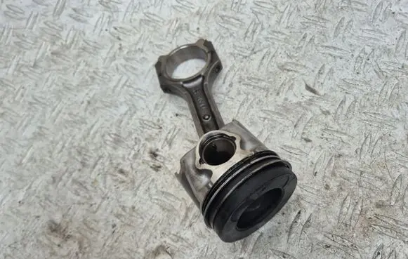 KIA Rio Piston with connecting rod D4FC P292 CK31