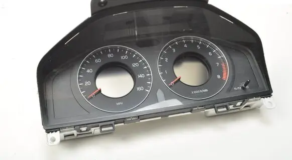 Volvo V70 Speedometer (instrument cluster) 31270904AA