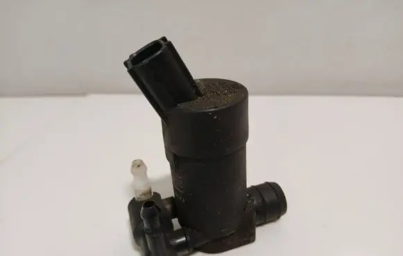 Volvo XC90 Windscreen/windshield washer pump 1S7117K624F