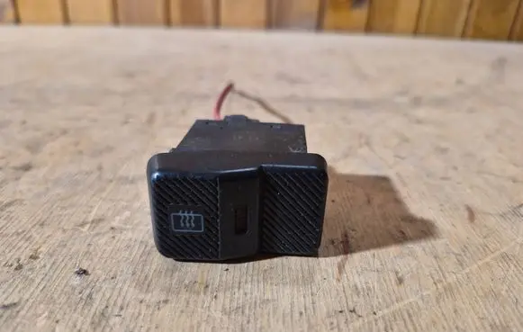 Volkswagen PASSAT B4 Windscreen/window heater switch 535959621