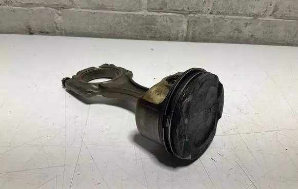 BMW 5 F10 F11 Piston with connecting rod 7843237