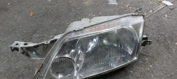 Mazda Premacy Headlight/headlamp P1989