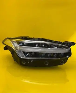 Volvo XC90 Headlight/headlamp 31655715