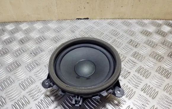 Volvo XC70 Front door speaker 30657445