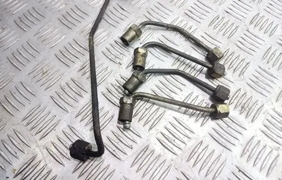 Fuel injector supply line/pipe