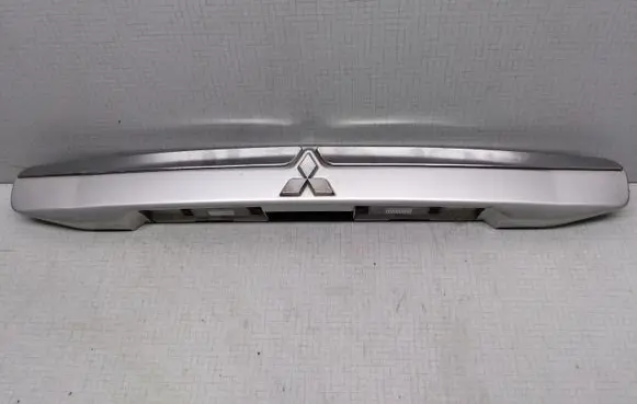 Mitsubishi Space Star Trunk door license plate light bar MR245529