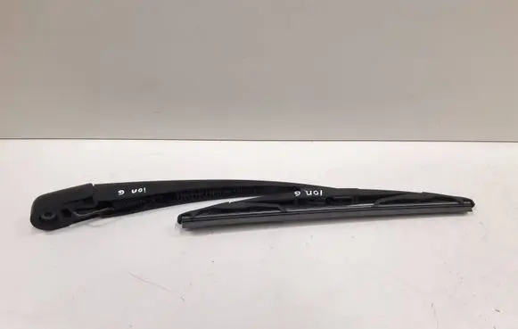 Rear wiper blade arm