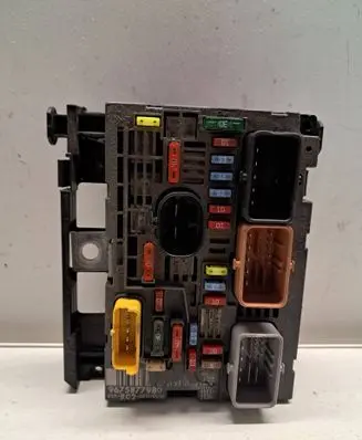Peugeot 3008 I Fuse box set 9675877980