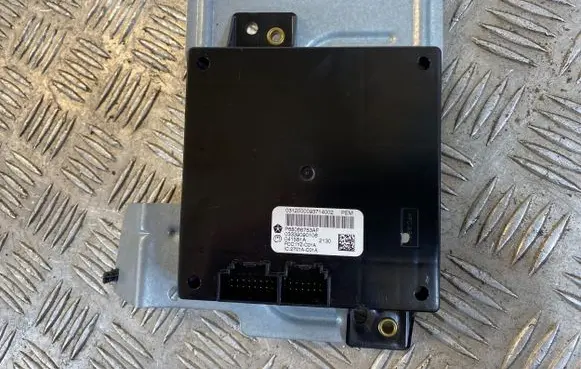 Lancia Voyager Keyless (KESSY) go control unit/module P68068753AF 03339090106 2701AC01A