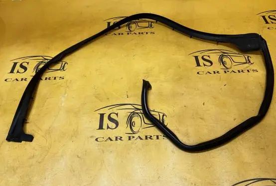 Audi A8 S8 D4 4H Rubber seal front door (on door) 4H0837718