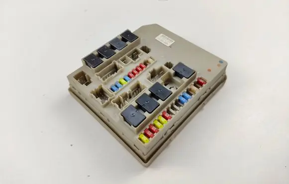 Renault Clio III Fuse module 902663A