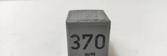 Audi A6 S6 C5 4B Other relay 8D0951253