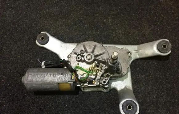Mitsubishi Carisma Rear window wiper motor 0390201528