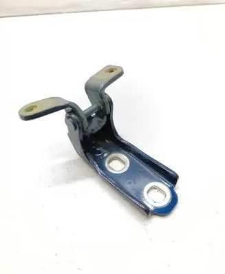 Opel Mokka X Rear door lower hinge