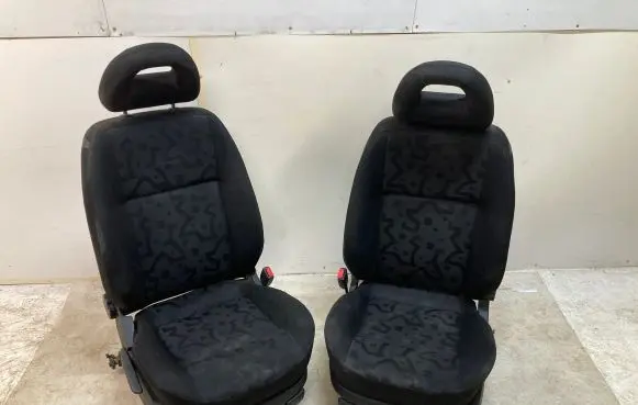 Volkswagen Golf IV Seat set 