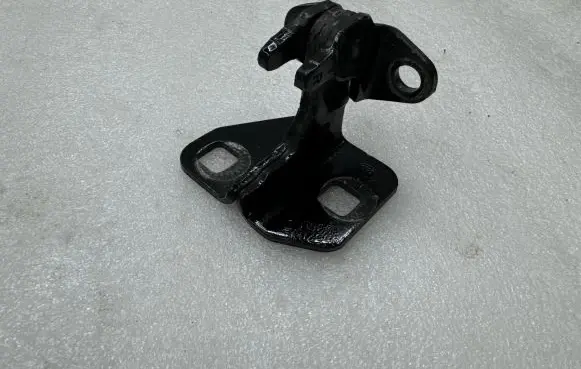 Tesla Model S Rear door lower hinge 1086D I120038