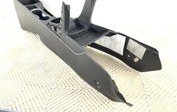 Hyundai i30 Center console 84610A6000