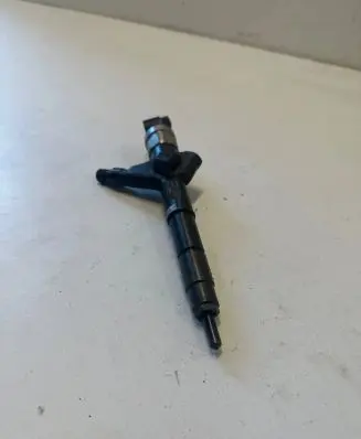 Nissan Pathfinder R51 Fuel injector 16600EC00E 04S00080