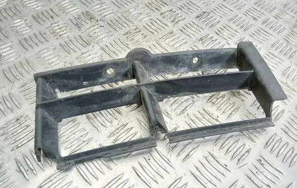 BMW 5 E39 Front bumper lower grill 8235673