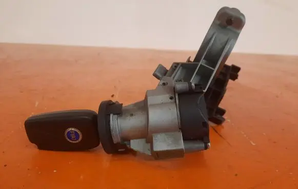 Fiat Punto (199) Ignition lock 61039100