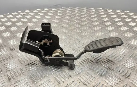 Toyota Avensis T250 Accelerator throttle pedal