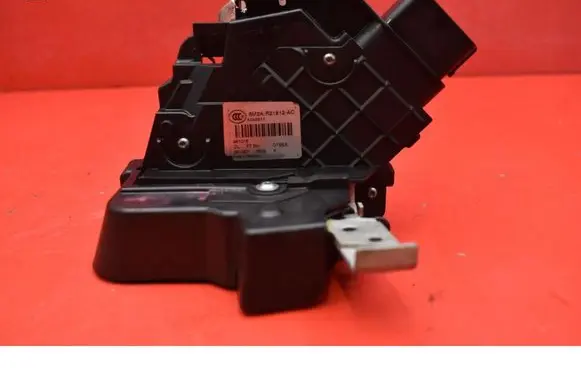 Ford Mondeo MK IV Front door lock 6M2AR21812AC