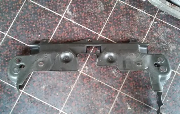 Mercedes-Benz E W211 Front bumper skid plate/under tray 74111SM4A000