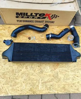 Mercedes-Benz A W176 Intercooler radiator 001001047