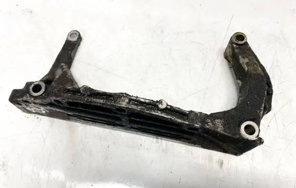 Audi A4 S4 B5 8D Engine mounting bracket 527870