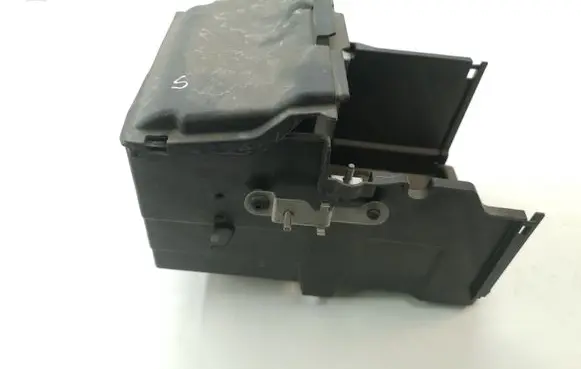 Ford C-MAX II Battery box tray AM5110723AD