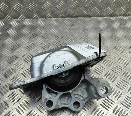 Volvo XC60 Engine mount bracket 31686886