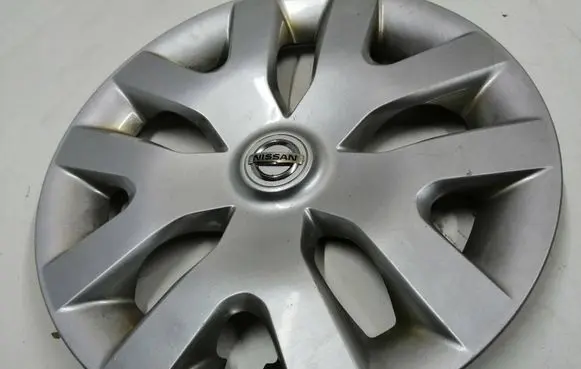 Nissan Qashqai R16 wheel hub/cap/trim 403151KKOB