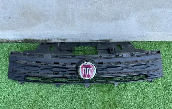 Fiat Talento Front bumper upper radiator grill 623106388R