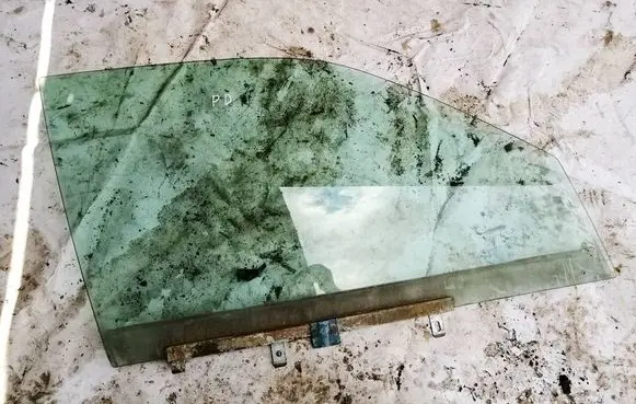 Volkswagen PASSAT B4 Front door window glass four-door AS2