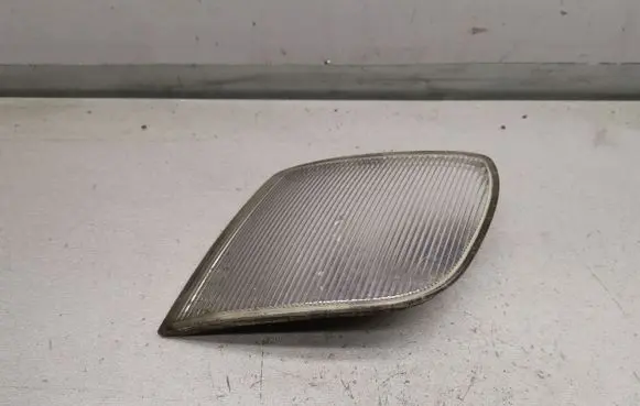 Volkswagen PASSAT B4 Front reflector 3A0941067