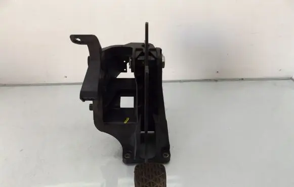 Mercedes-Benz Sprinter W901 W902 W903 W904 Brake pedal