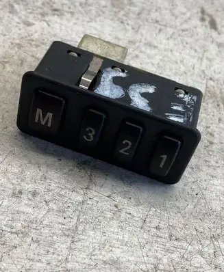 BMW 5 E39 Seat control switch 8352160
