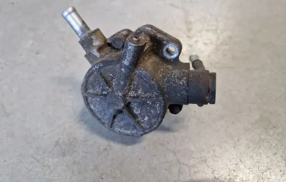 Mitsubishi L200 Vacuum pump 2020A002