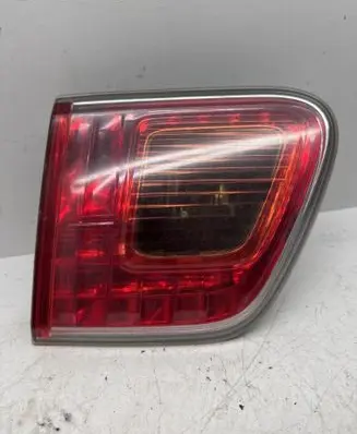 Toyota Avensis T270 Tailgate rear/tail lights