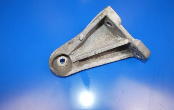 Jaguar XJ X351 Engine mounting bracket 5R83-6037-BB