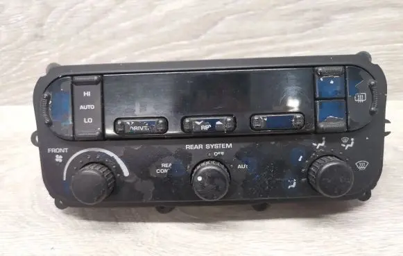 Chrysler Voyager Climate control unit P05005004AG 09379999