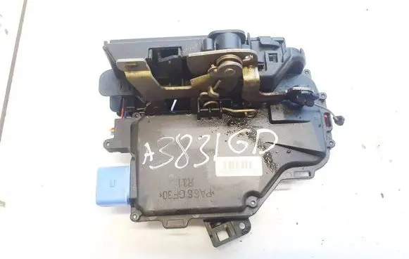 Volkswagen Golf Plus Rear door lock 7l0839016