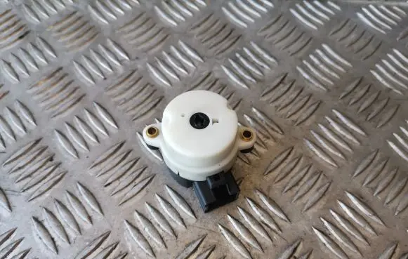 Volvo S60 Ignition lock contact 8645228