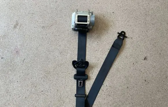 BMW X5 G05 Front seatbelt 7497880