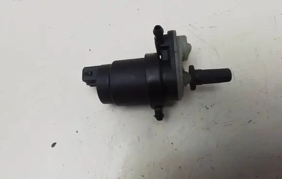 Opel Zafira B Windscreen/windshield washer pump 13248320