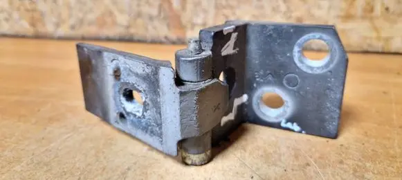 Citroen C6 Front door upper hinge 