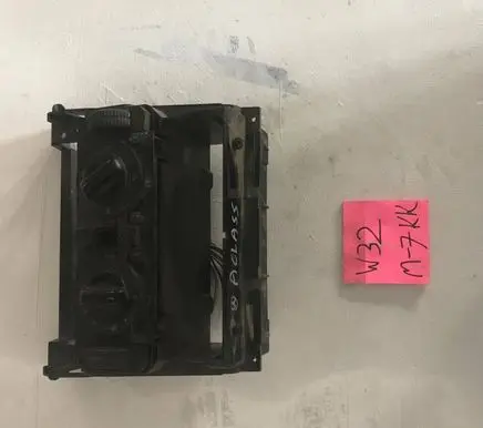 Mercedes-Benz A W169 Central console control unit 