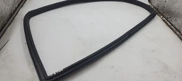 BMW 3 E46 Rear door rubber seal (on body)