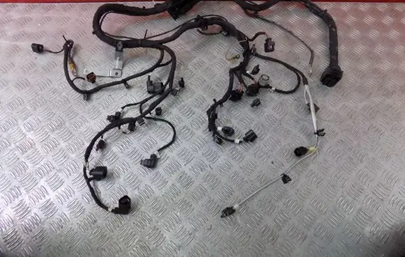 Volkswagen Up Engine installation wiring loom