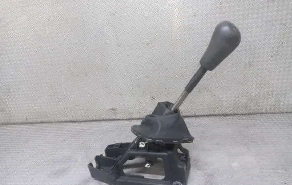 Citroen C1 Gear shifter/selector 335300H010